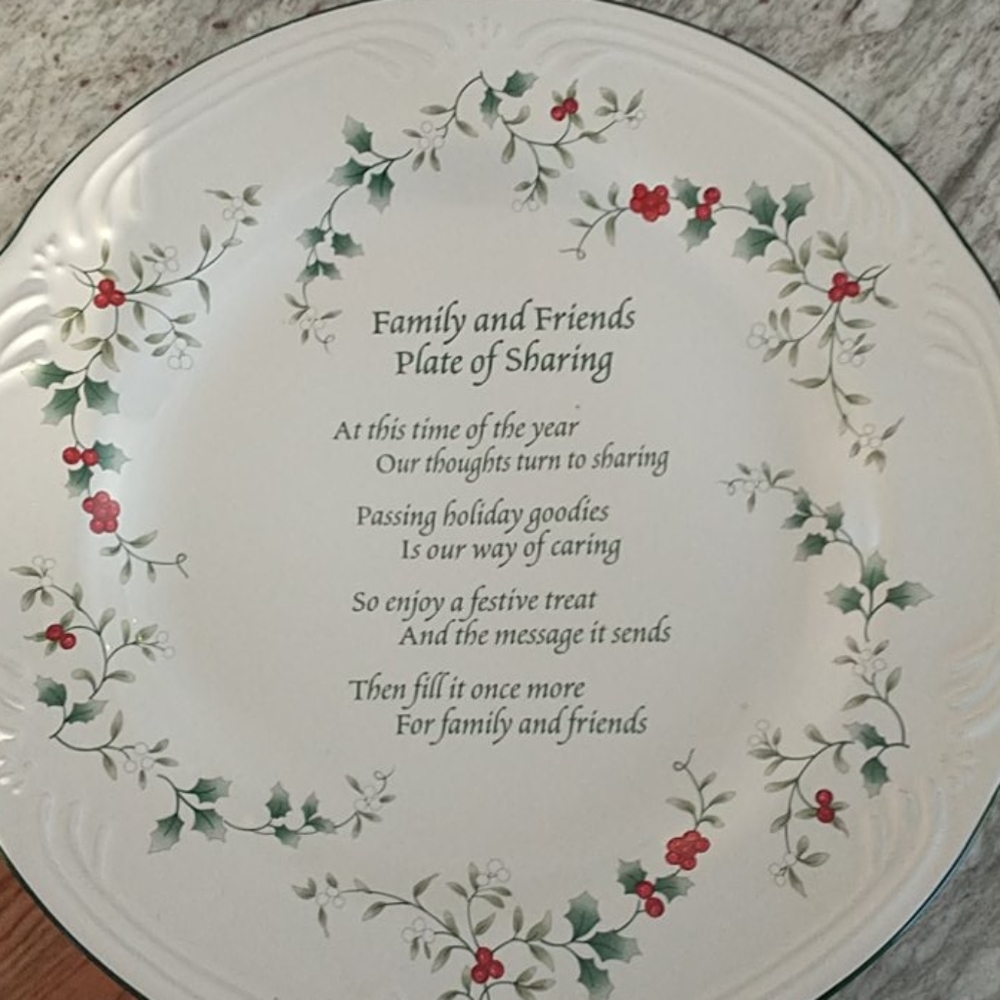 Pfaltzgraff winter berry Sharing Plate